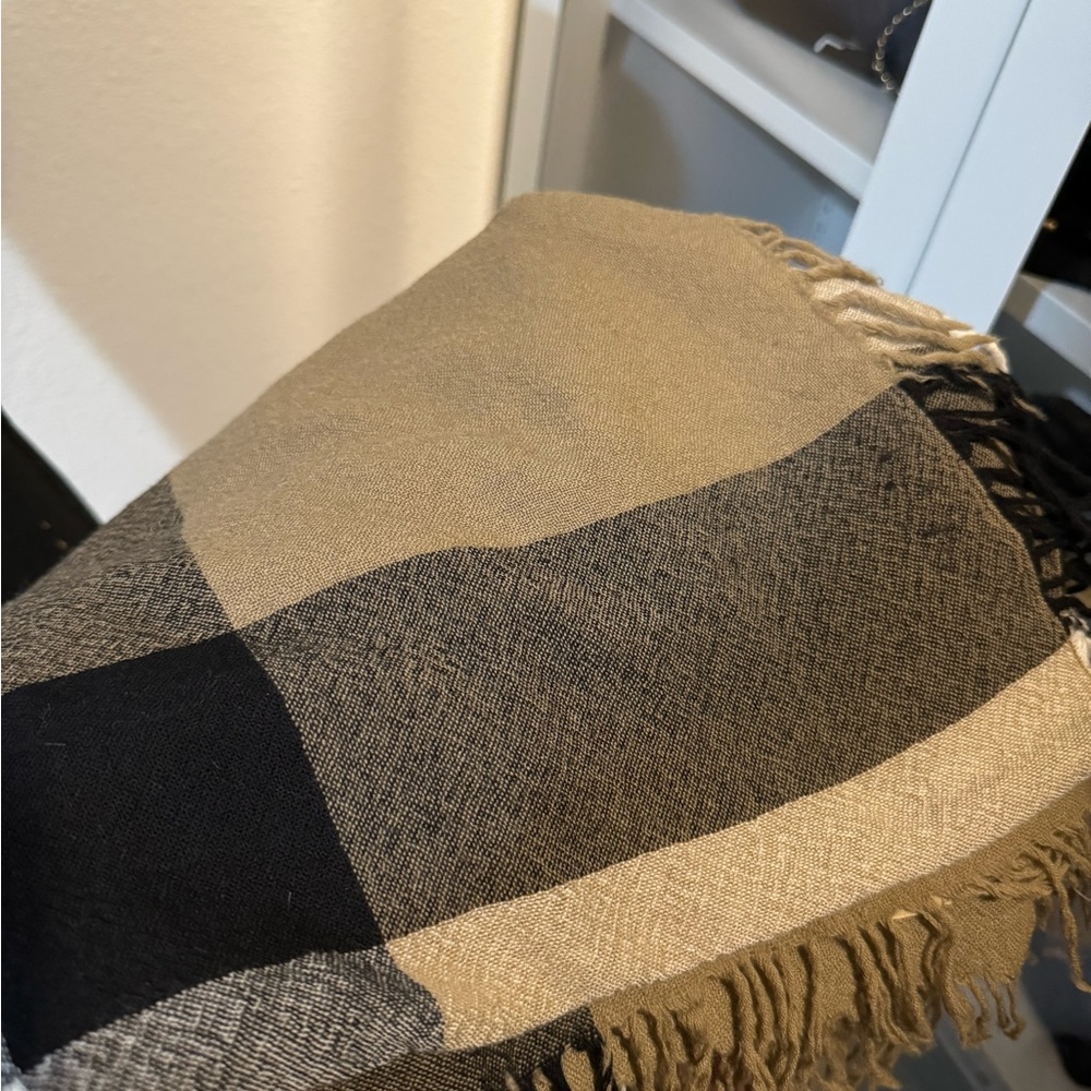 Burberry Merino scarf - Picture 11 of 11